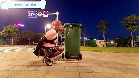 Public Self-bondage Placement （2）